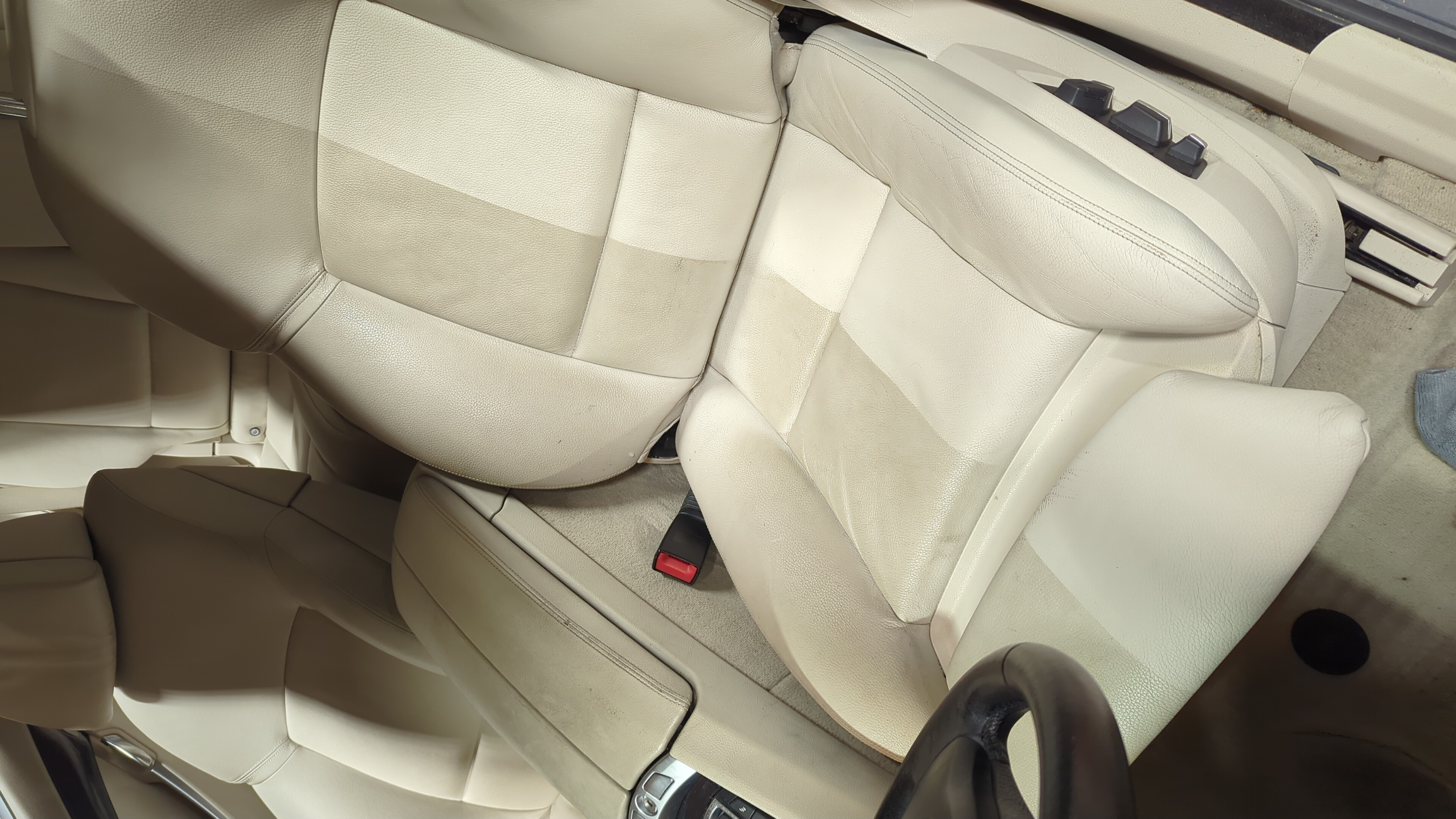 Czyszczenie foteli skórzanych i impregnacja 